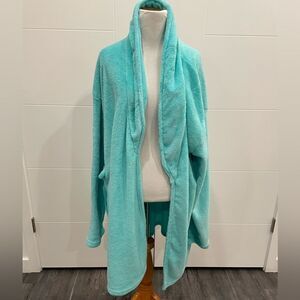 Teal bathrobe, missing tie